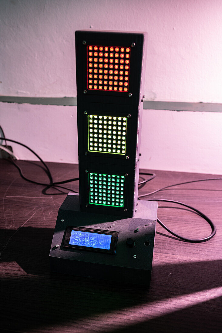 Small sound-activated traffic light