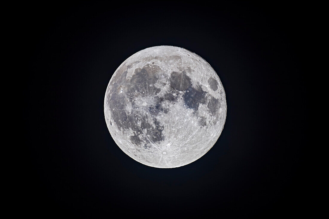 Full Moon at apogee