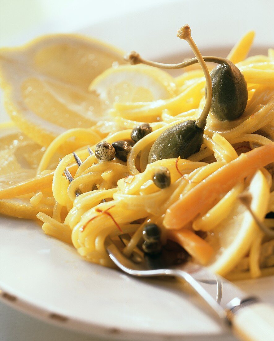 Spaghetti with capers and carrots