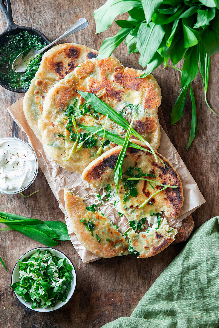 Bärlauchfladen gefüllt mit Käse