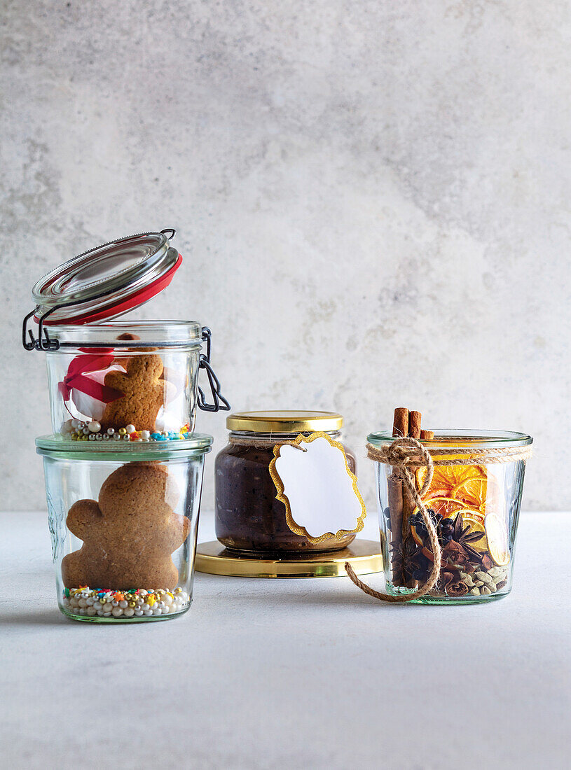 DIY-Weihnachtsgeschenke aus der Küche in Gläsern