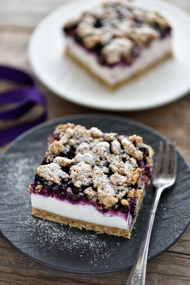 Vegan blueberry coconut cheesecake with oat crumble