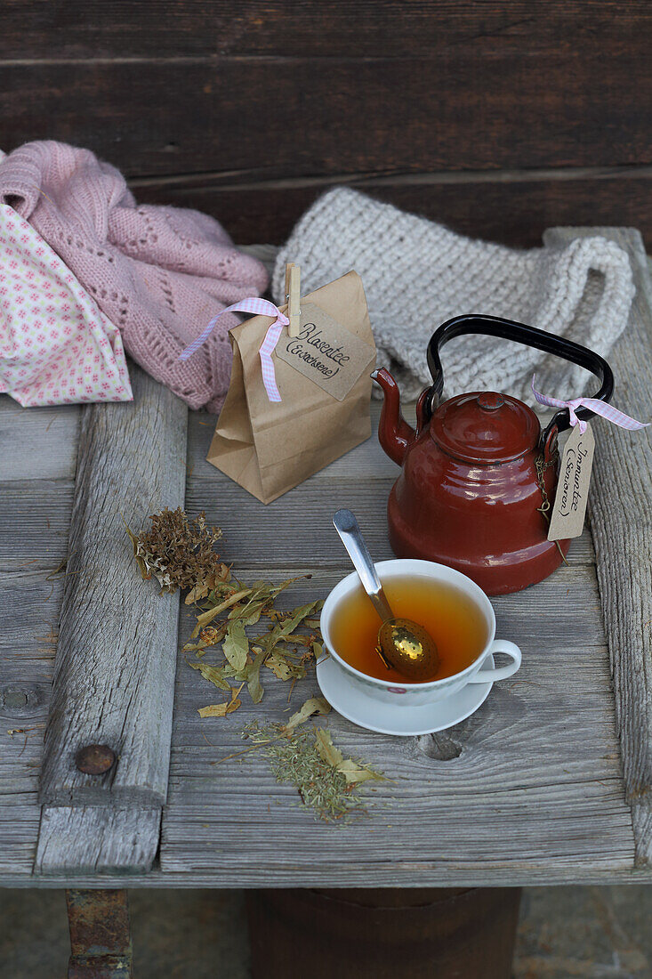 Herbal tea for supporting the bladder and the immune system