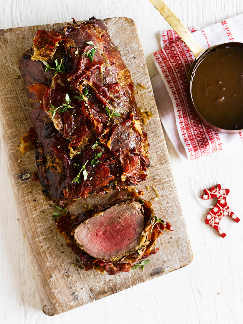 Beef fillet with horseradish and prosciutto