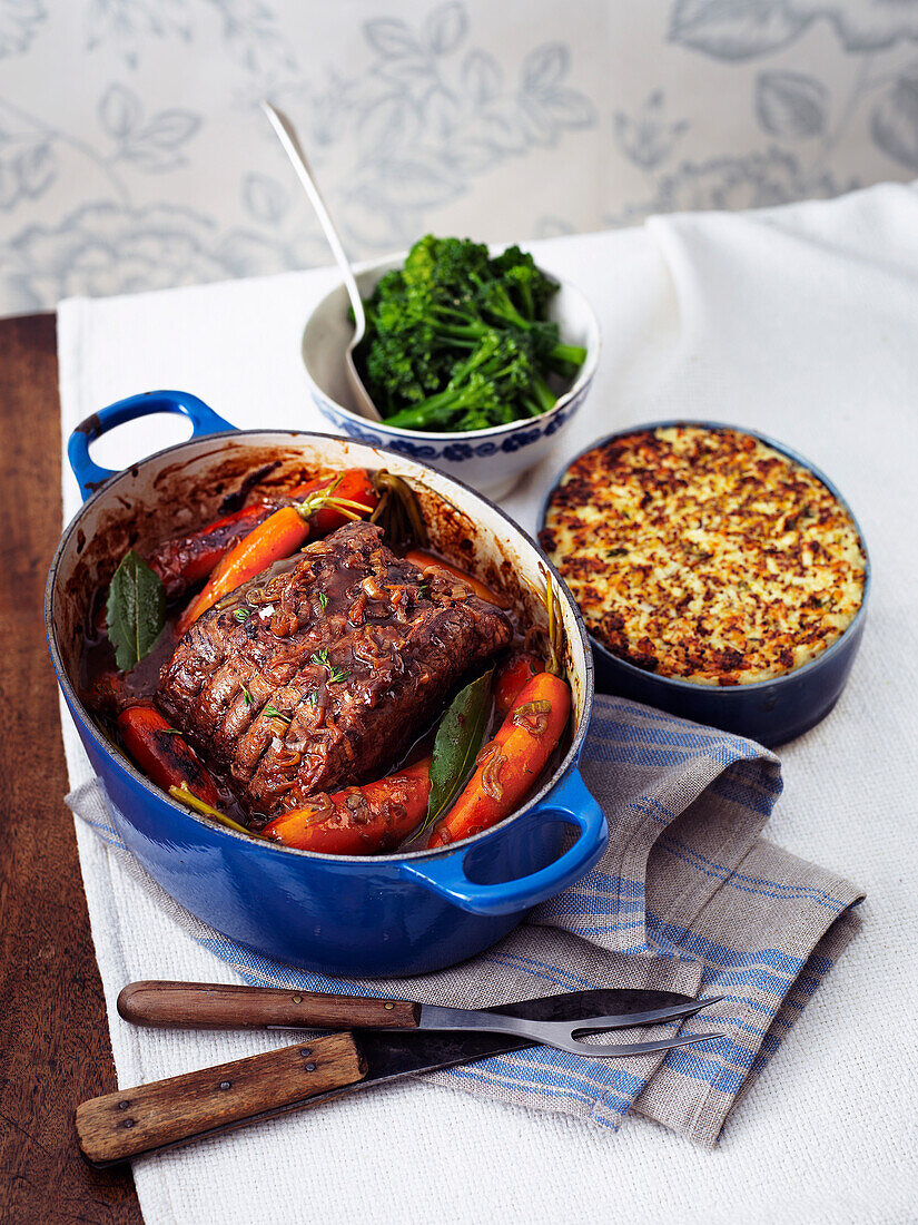 Rinderschmorbraten mit französischer Zwiebelsauce