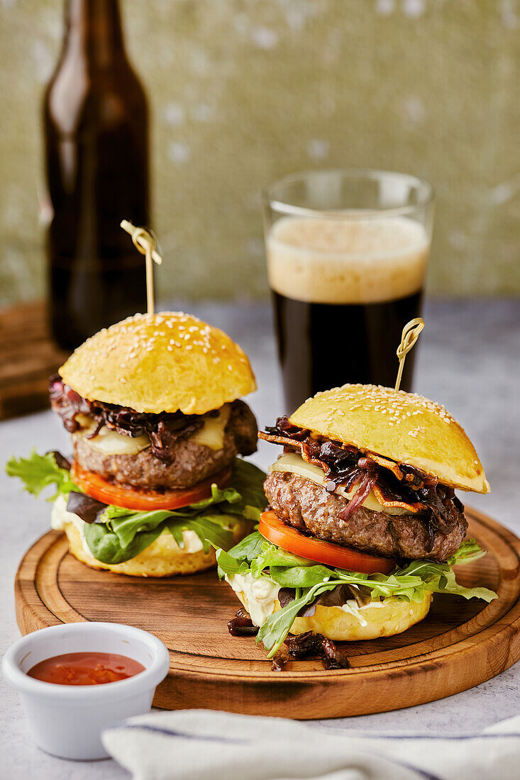 Cheeseburgers with Caramelised Onion