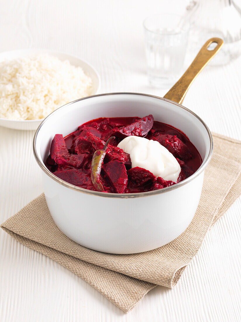 Creamy beetroot curry