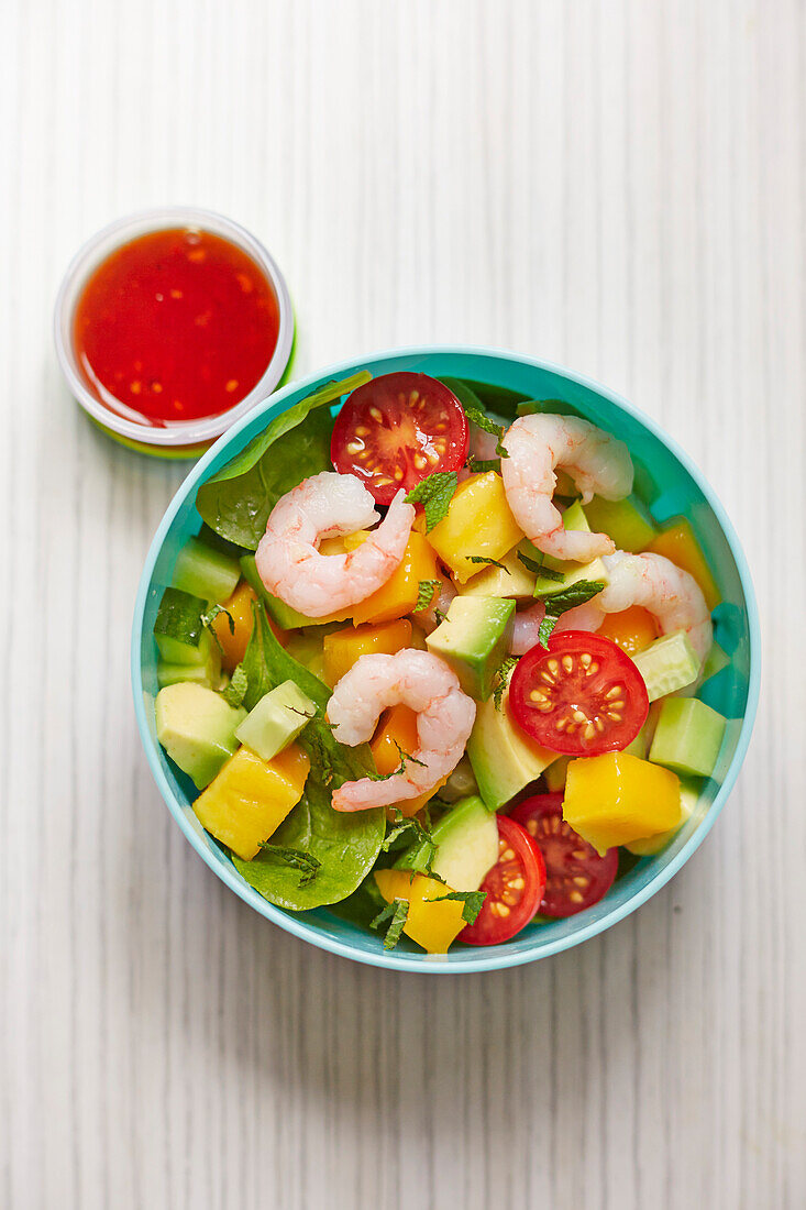 Avocado and Shrimp and mango salad 'To Go