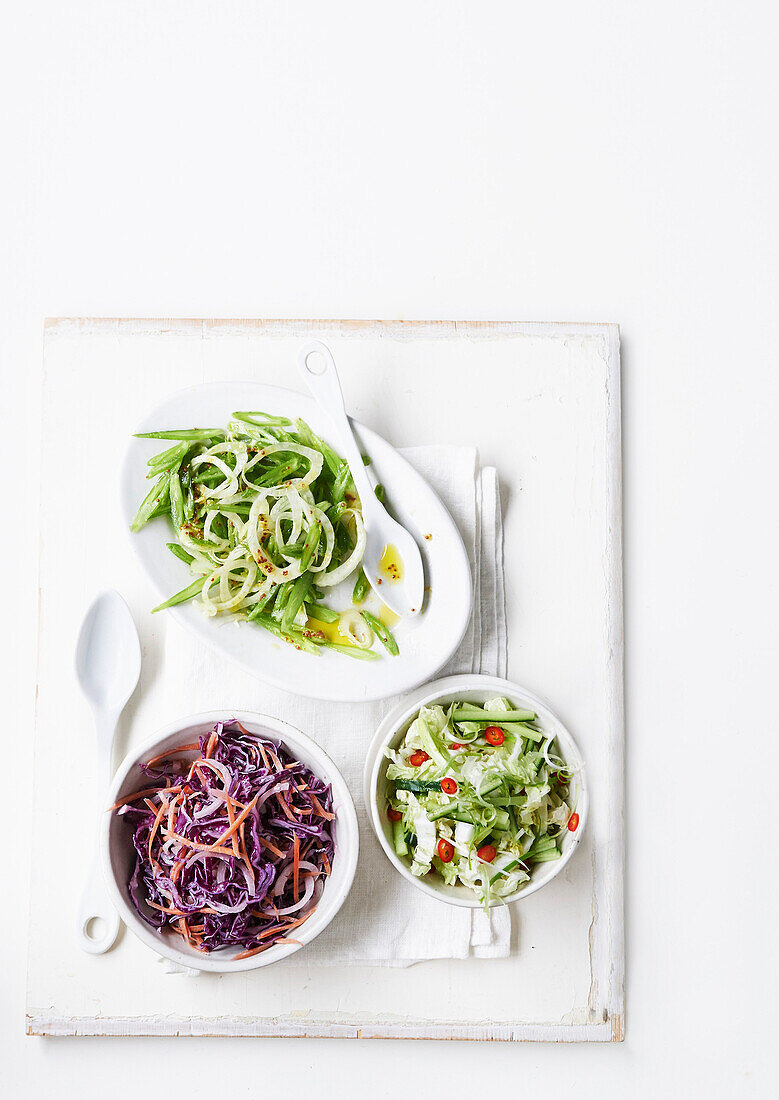 3x gesunder Krautsalat – Bohnen und Fenchel, Thai-Gurke, mit Tahini-Joghurt-Dressing