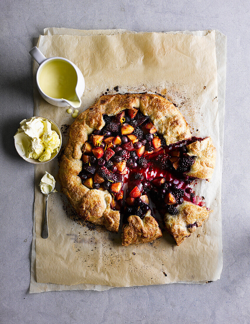 Tart with forest fruits