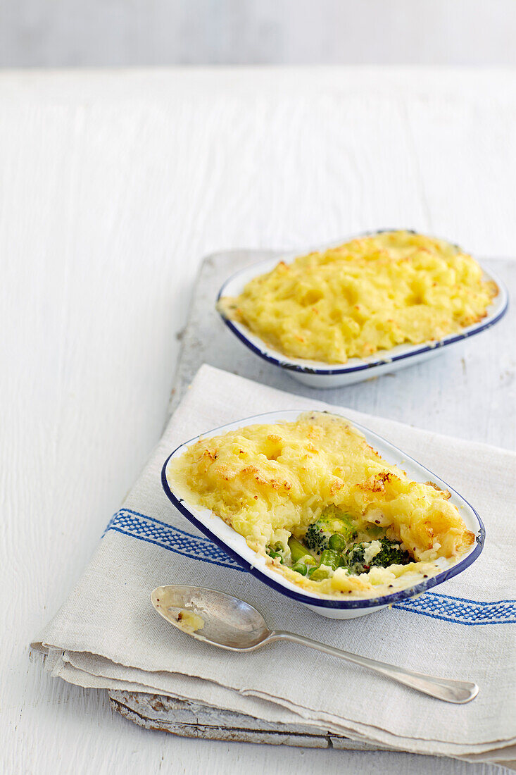 Broccoli cheddar pies