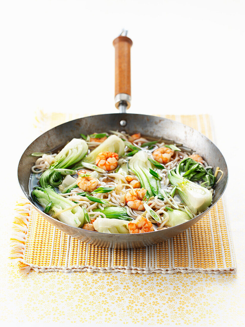 Super-fast noodle dish with shrimp and bok choy from the wok