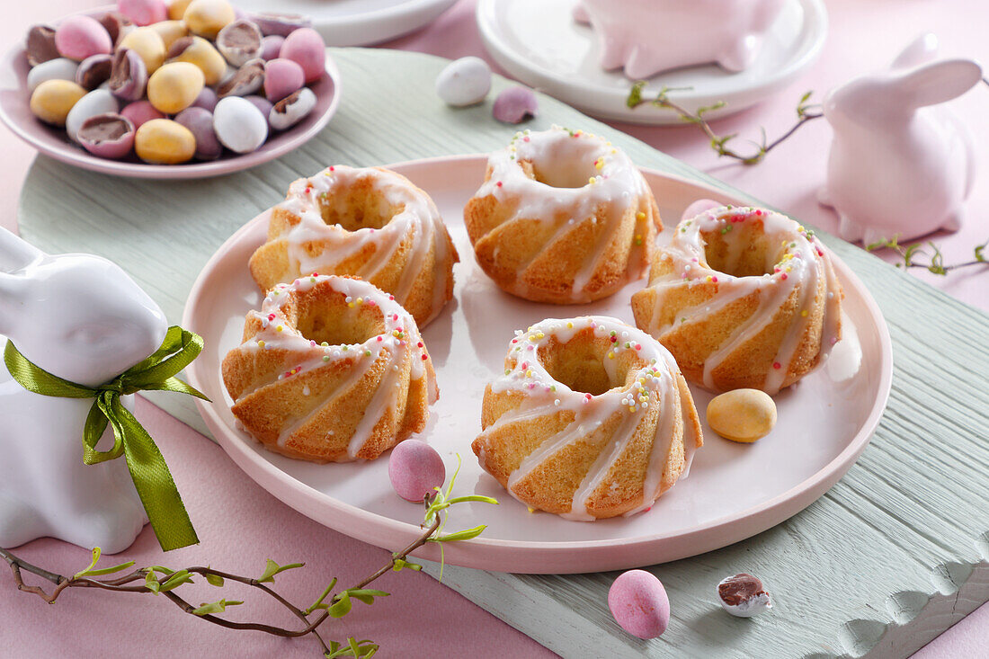 Mini lemon bundt cakes for Easter