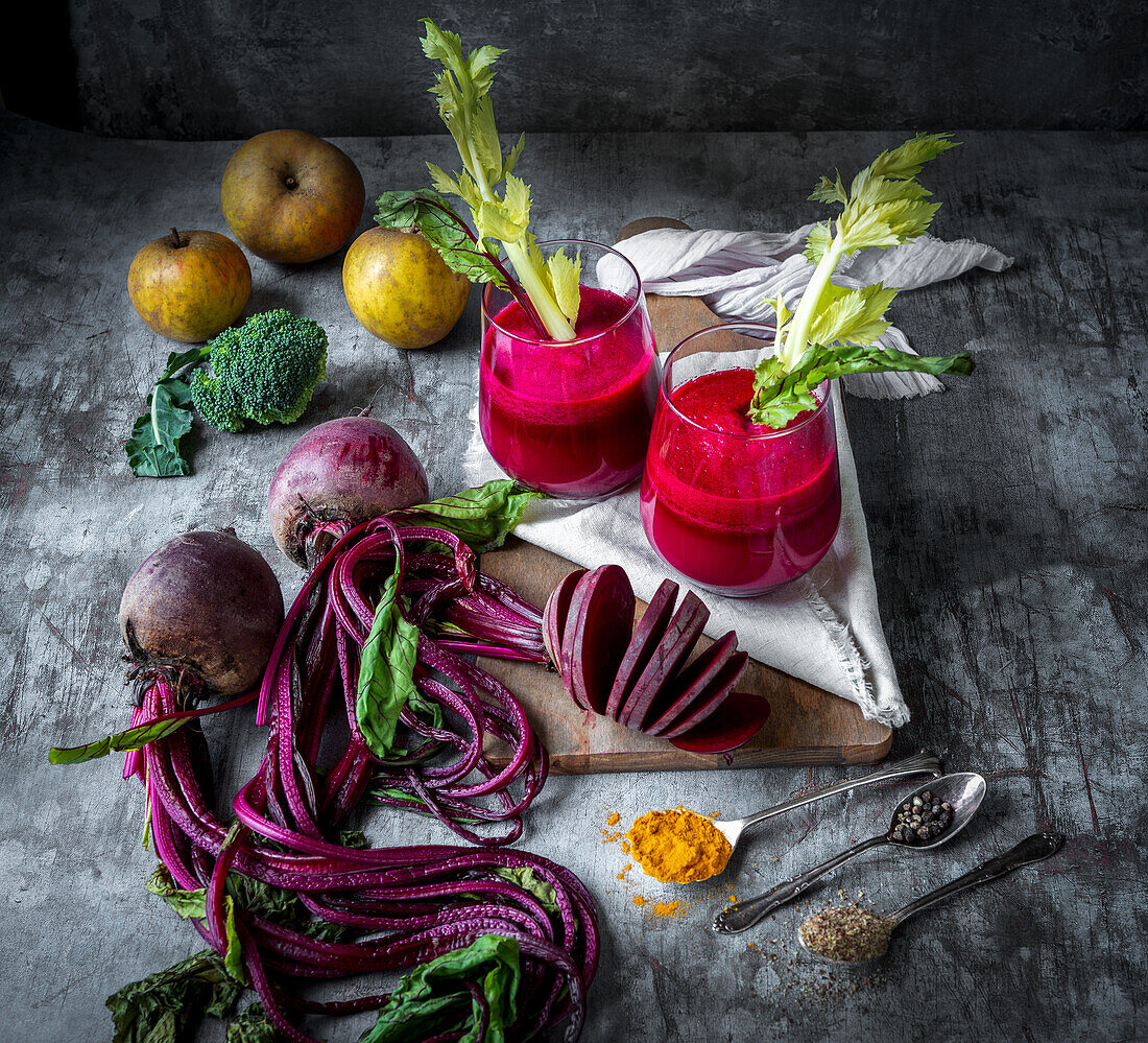 Beetroot smoothie with apple