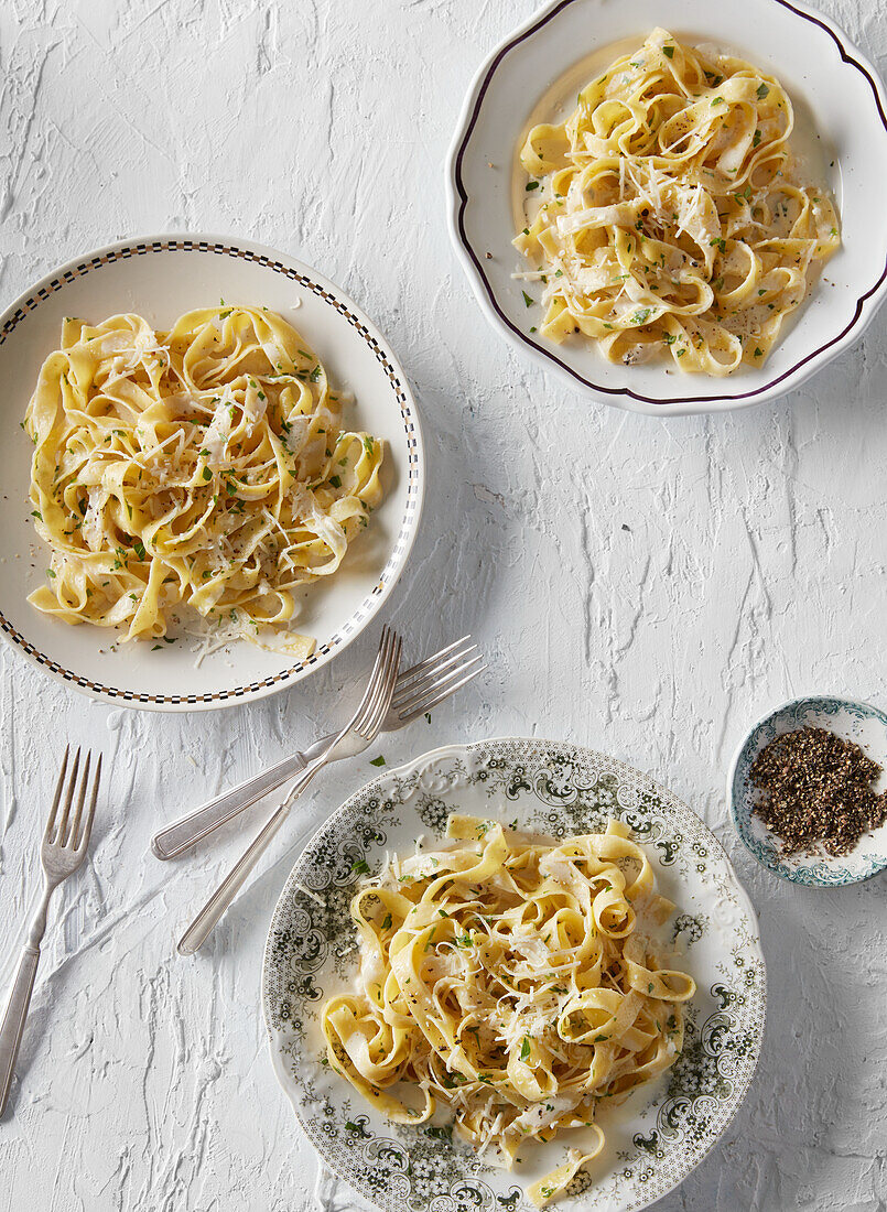 Fettucine mit Pfeffer und Parmesan