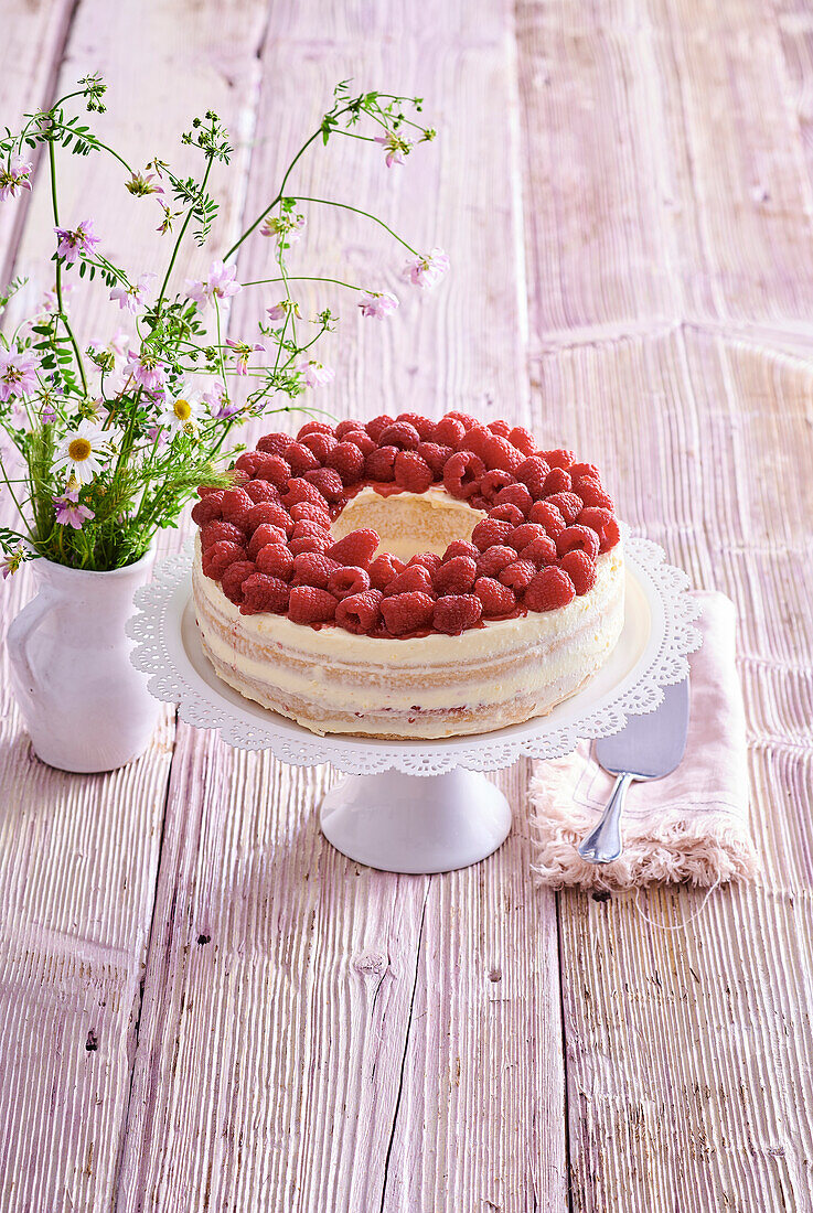 Biscuit wreath with raspberries