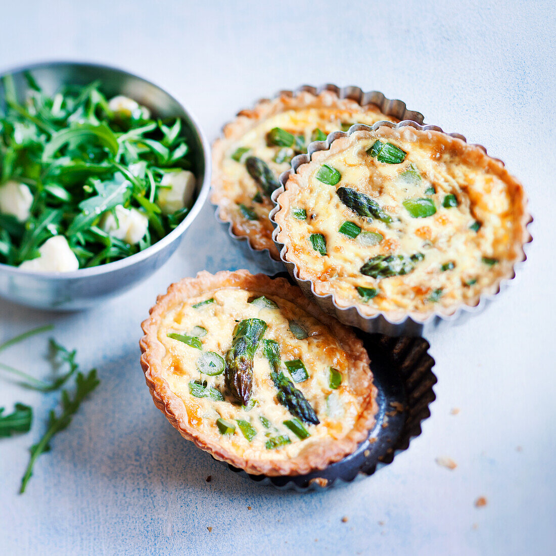 Mini-Quiches mit grünem Spargel