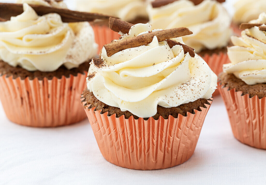 Chai cupcakes with buttercream and cinnamon