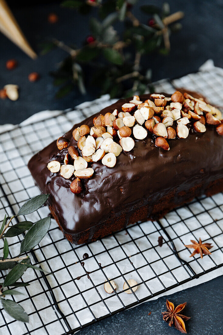 Spiced cake with nuts