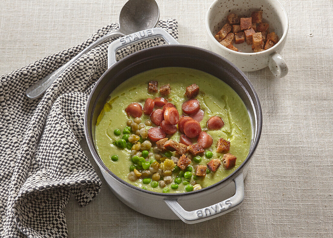 Creamy pea soup