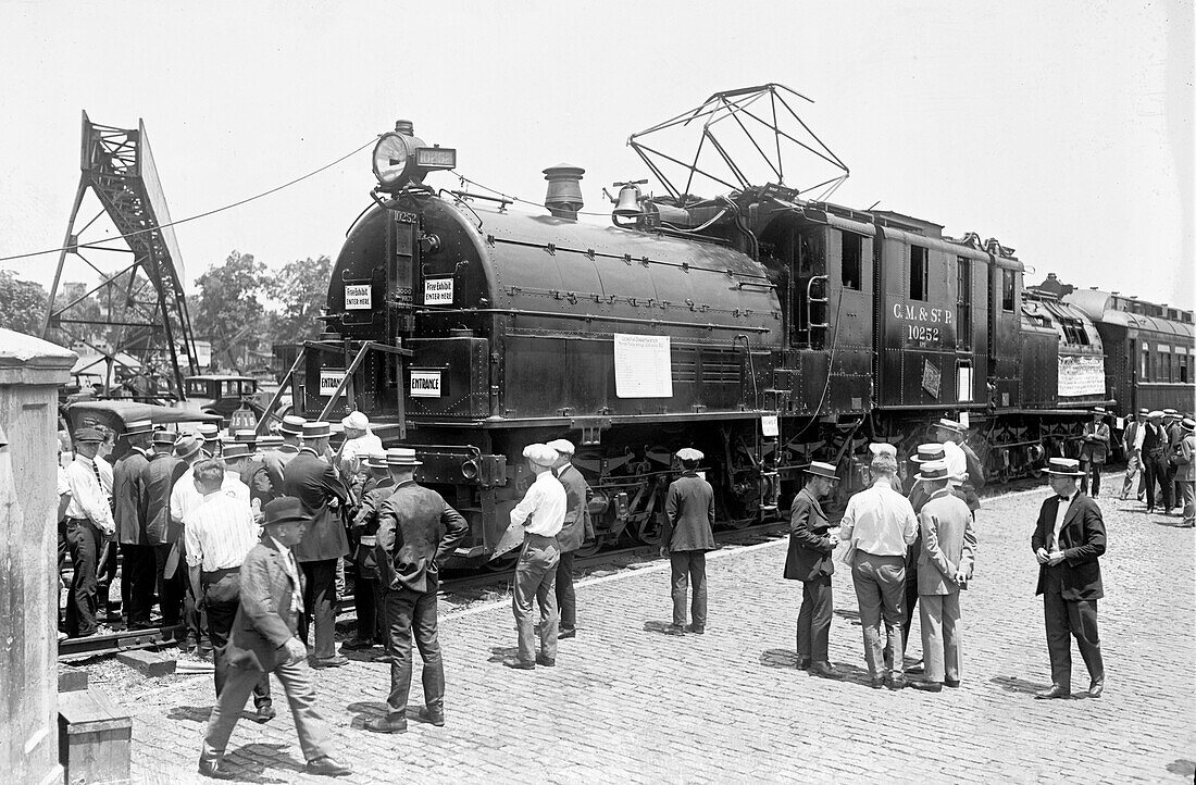 Electric locomotive at an exhibit, 1924