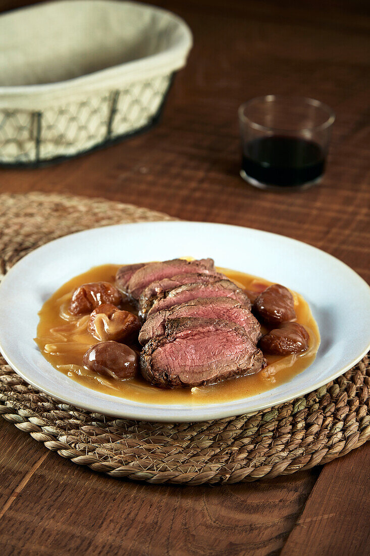 Pferderücken a la Roastbeef mit Kastanien