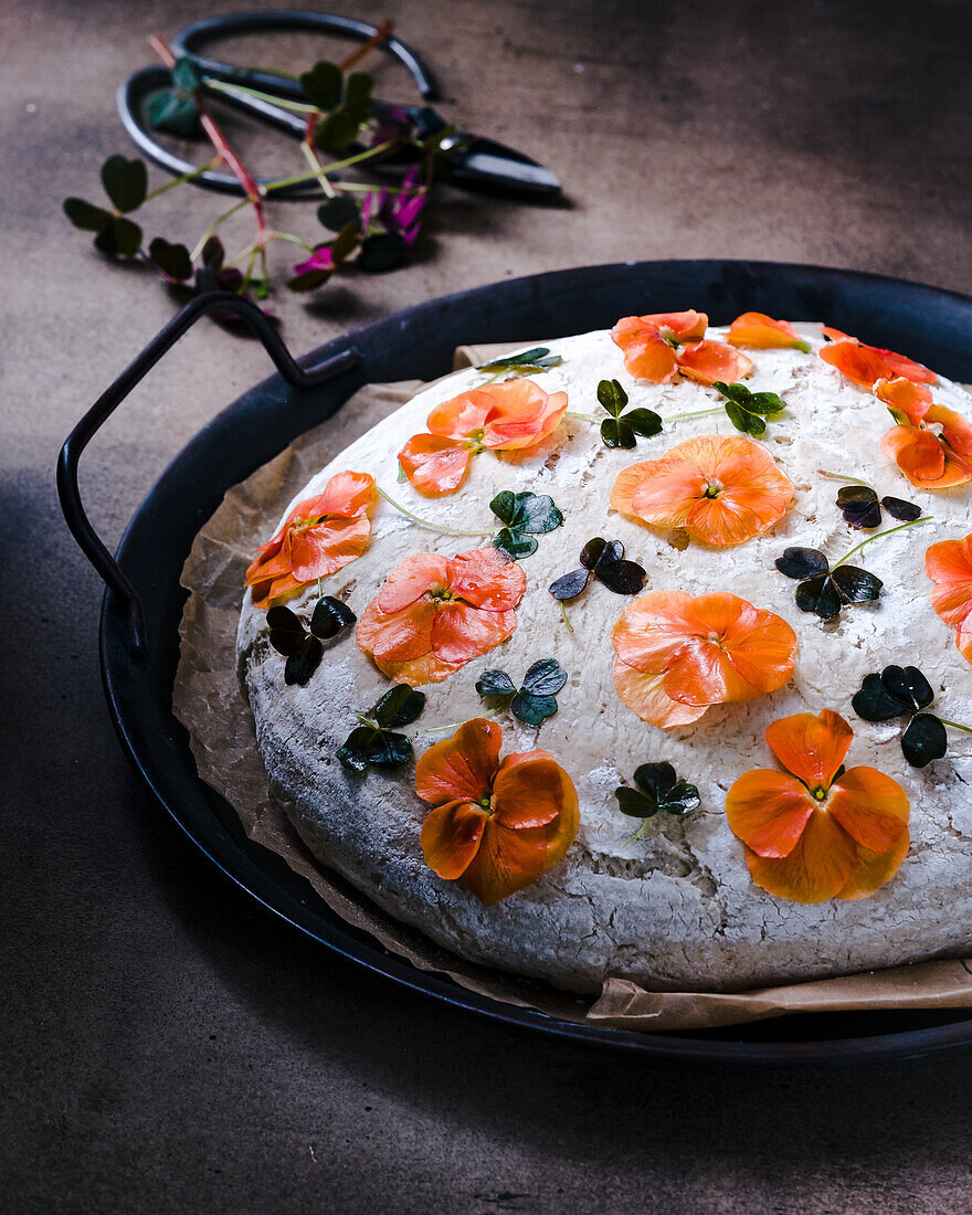 Bread with pansies, raw