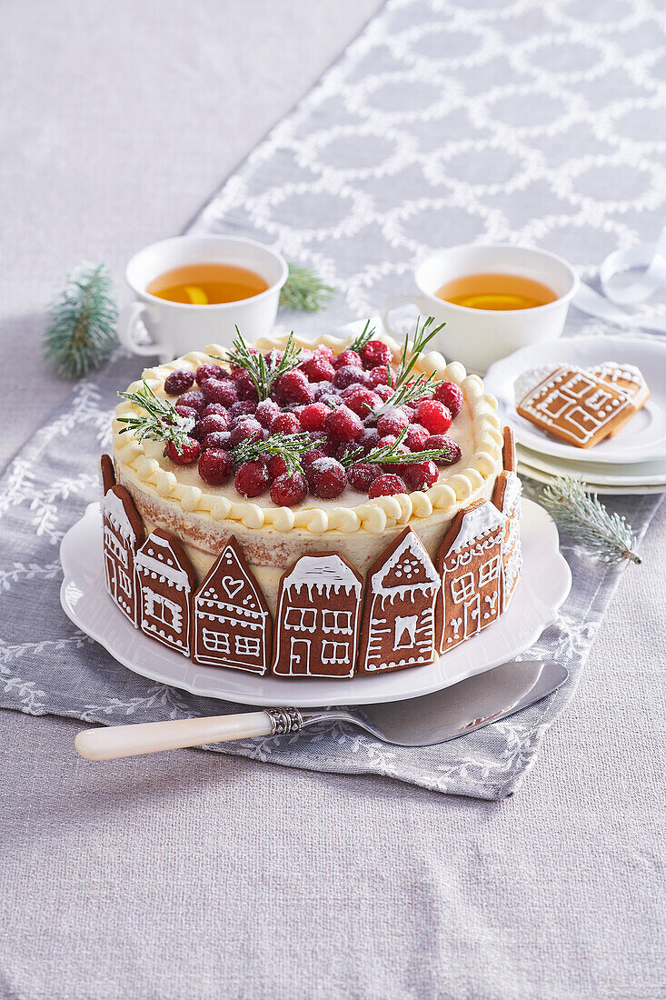 Christmas cake with Cranberries and Gingerbread Cookies
