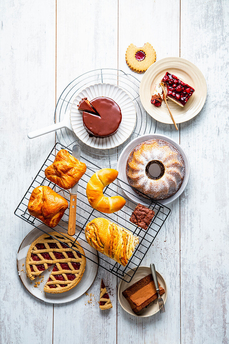 Verschiedene Kuchen und Gebäck