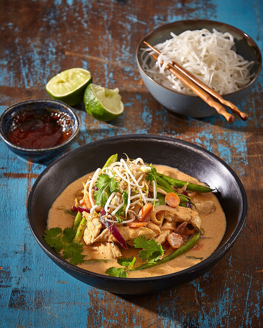Red curry with chicken and rice noodles