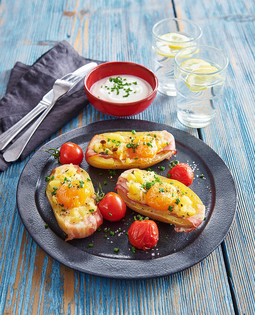 Stuffed potatoes with bacon, egg and cheese
