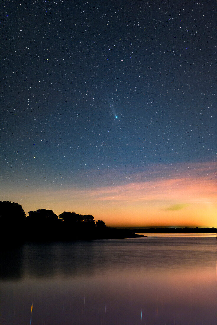 Comet Leonard, December 2021