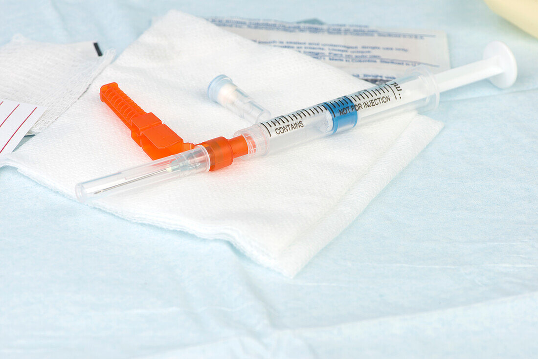 Arterial blood gas syringe