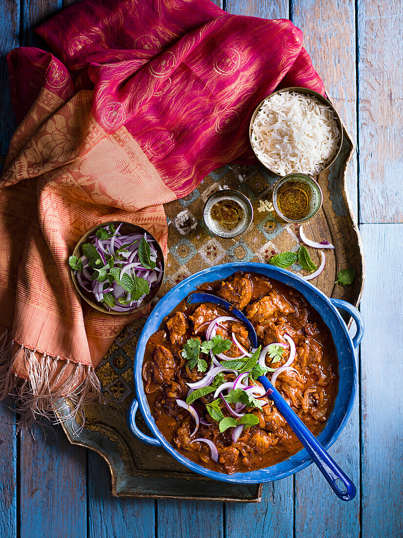 Fall Apart vindaloo with red onion