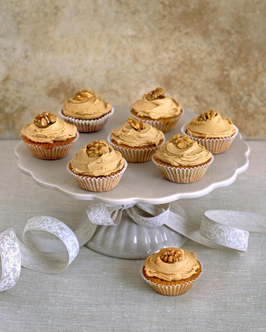 Coffee cream and walnut cupcakes