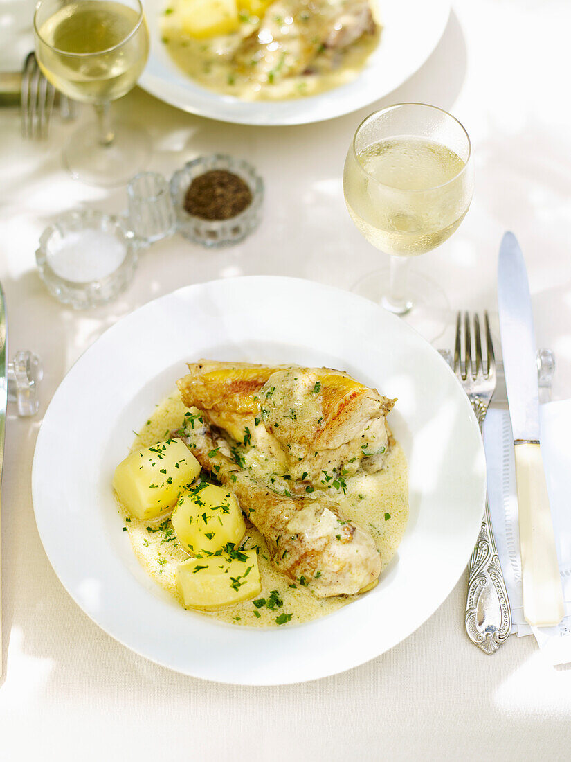 Chicken in Riesling sauce with potatoes