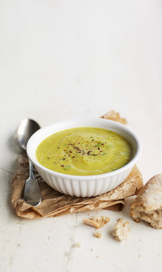 Spiced parsnip and cauliflower soup