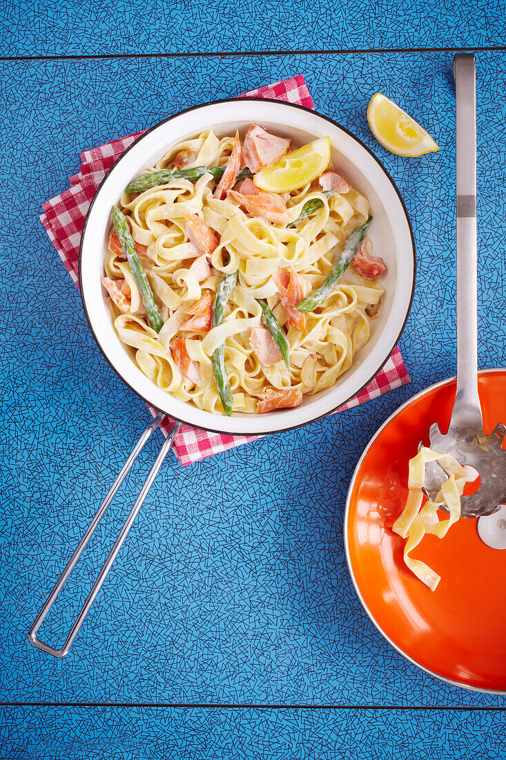Fettuccine with smoked salmon and asparagus