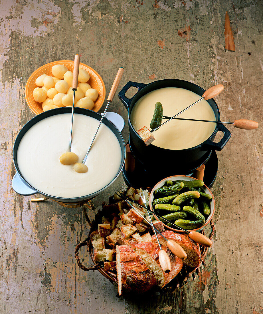 Neuenburger Fondue mit Gruyère-Käse (Schweiz)