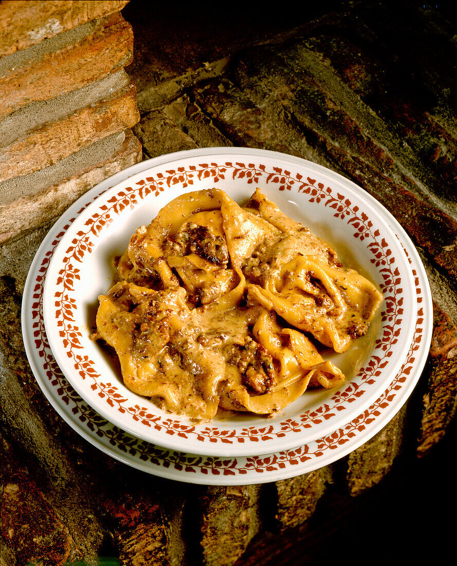 Tortelloni alla Montanara (Pasta mit Bohnen und Pilzen, Italien)