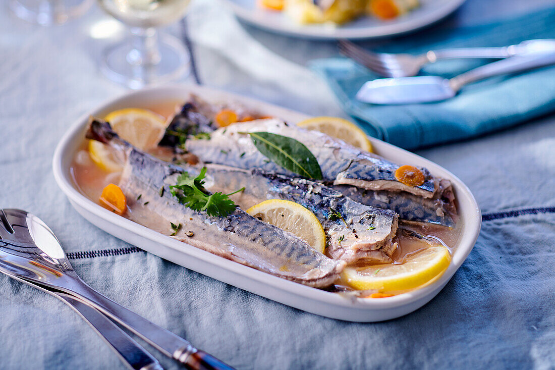Makrelen in Weißwein
