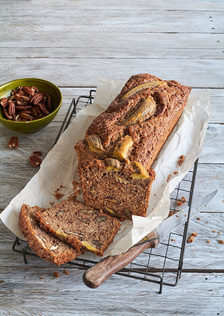 Banana-pecan bread