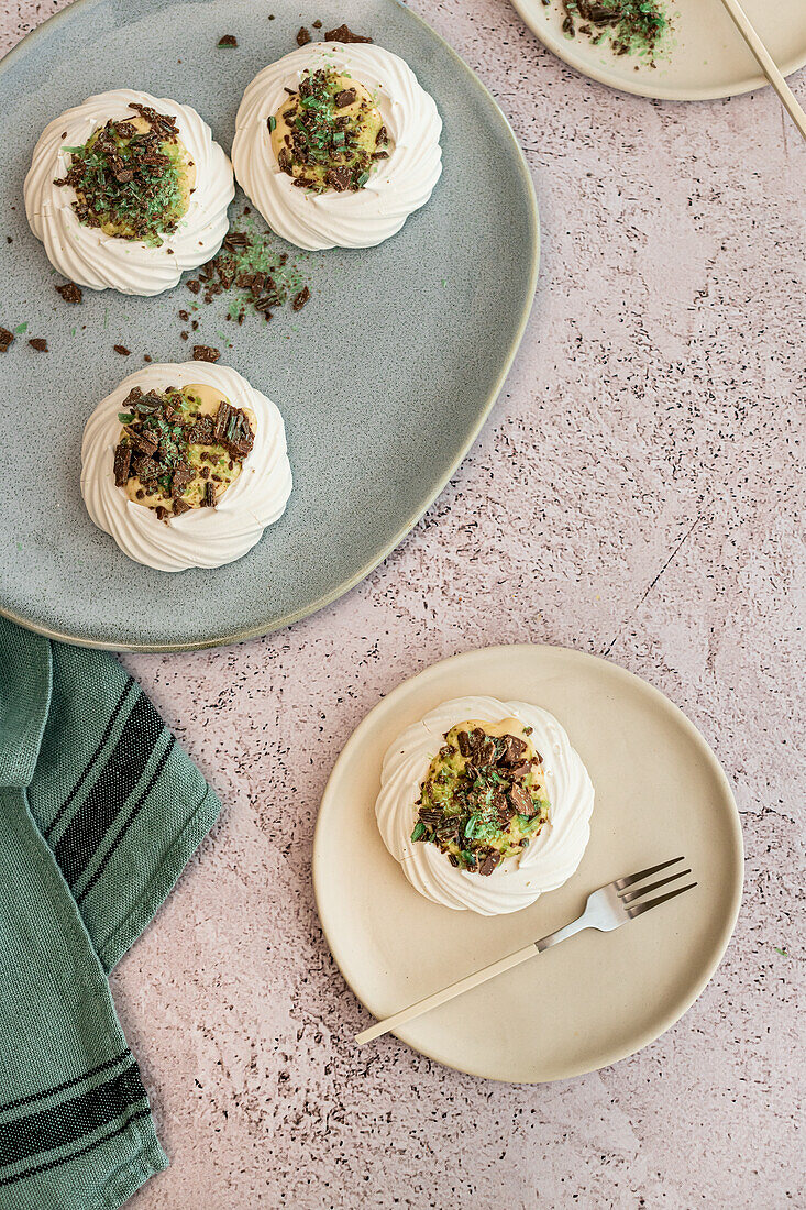 Mini pavlovas with peppermint crisp