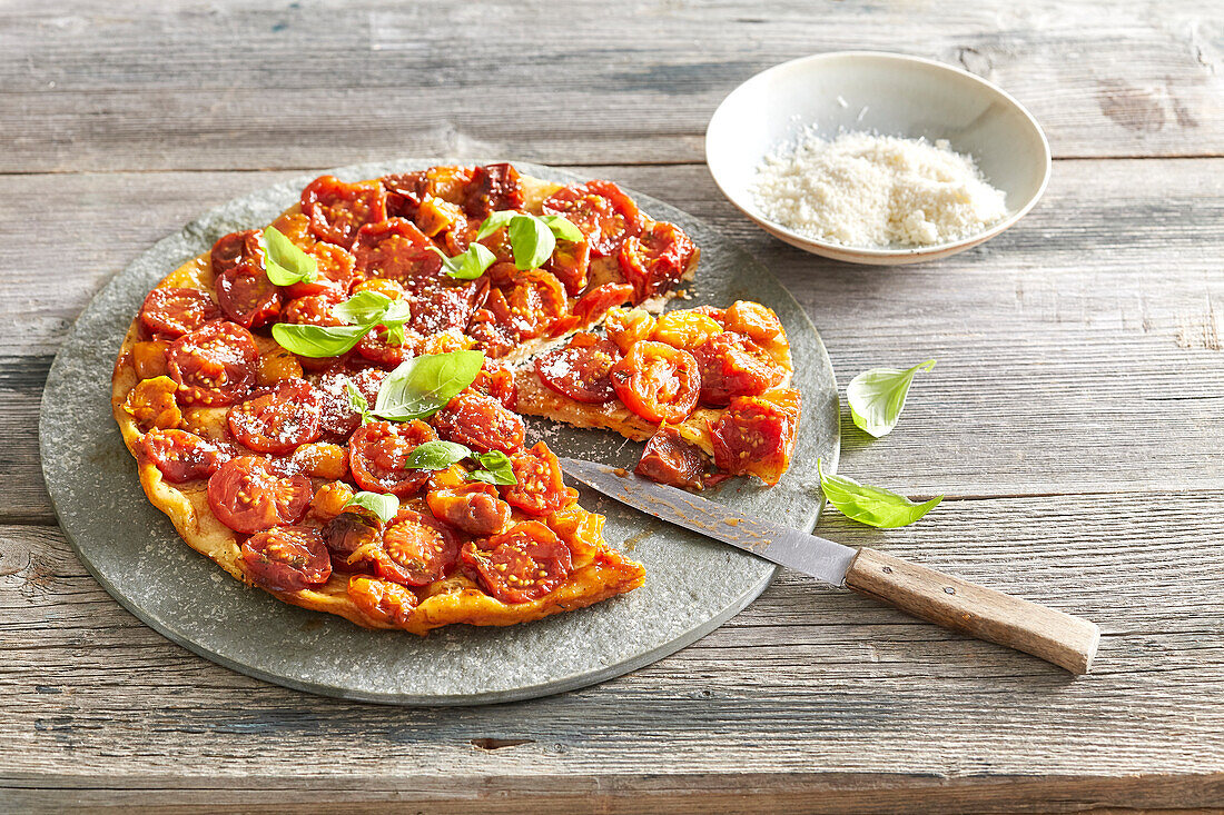 Tomatenkuchen auf Tarte-Tatin-Art