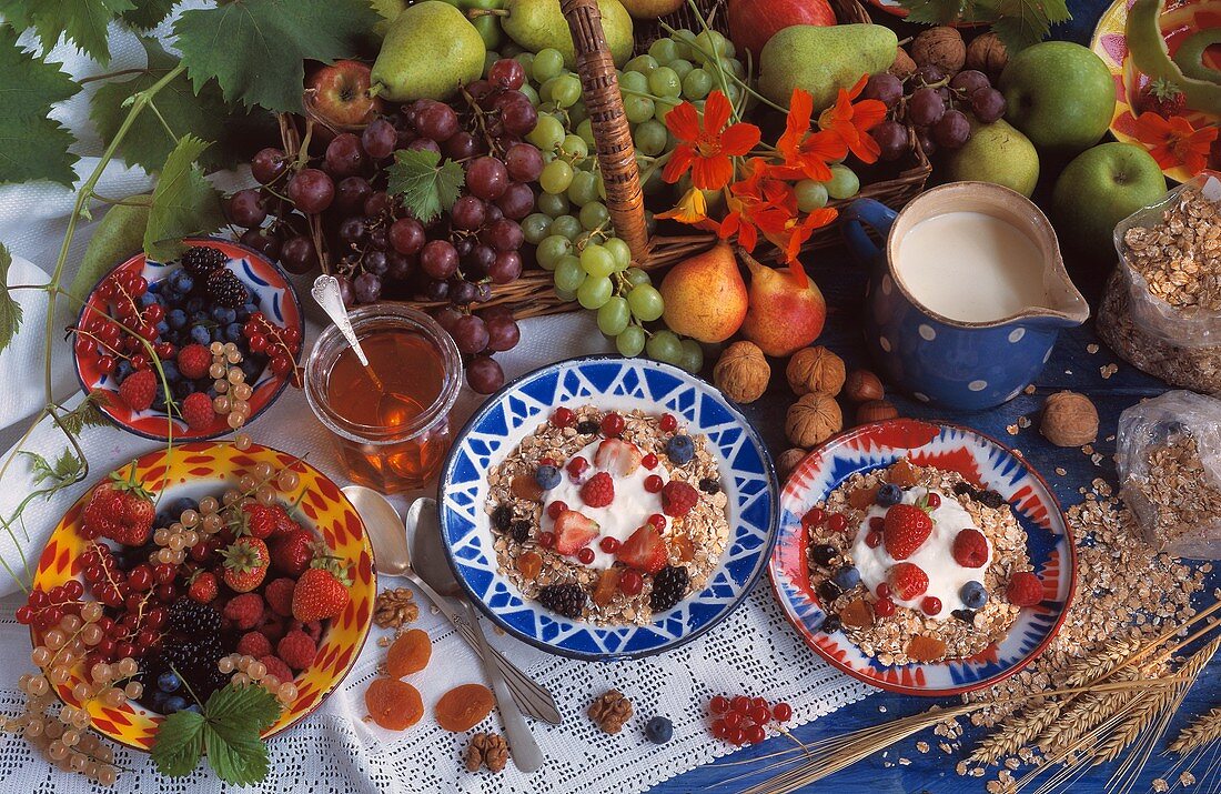 Muesli with Assorted Fruit and Grains