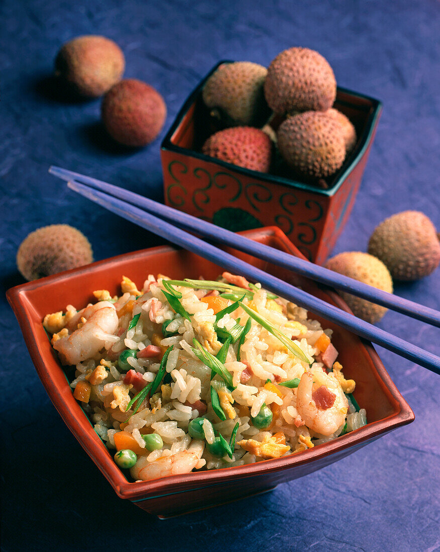 Fried rice with prawns and lychees (China)