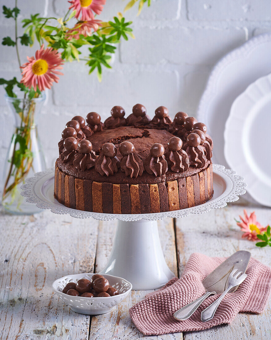 Chocolate nut cake