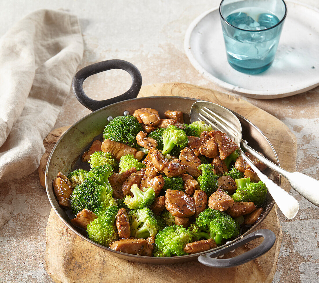 Chicken and broccoli skillet
