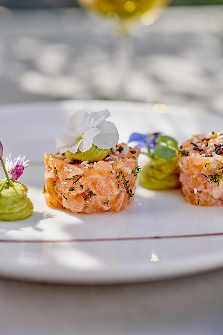 Salmon tartare