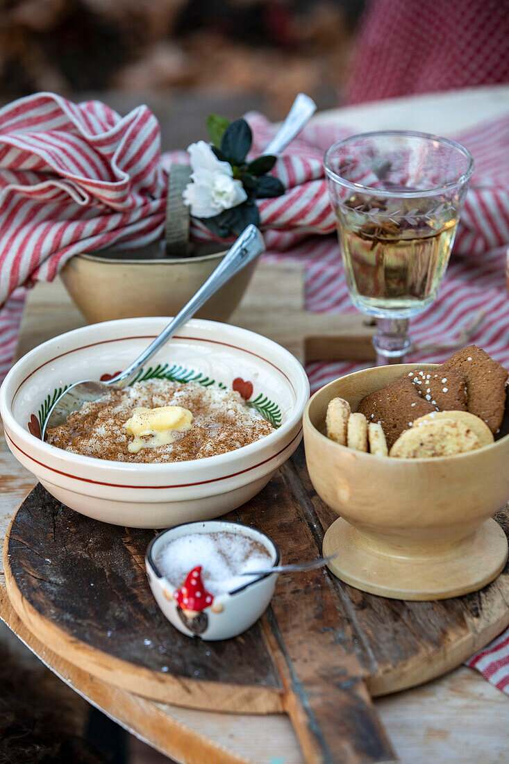 Porridge and Christmas cookies